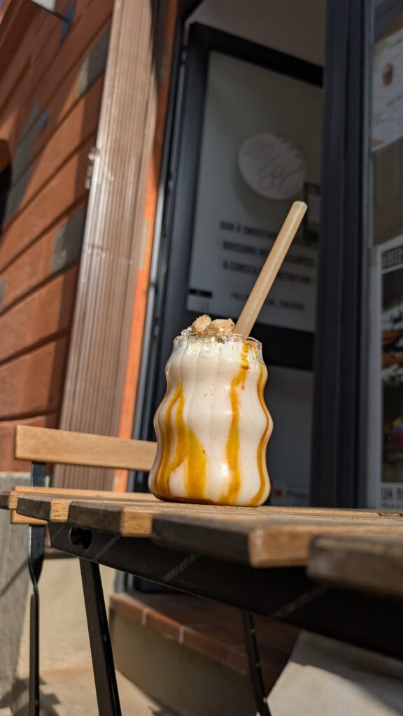Smoothie protéiné caramel au 20/80, bar à smoothies healthy à Toulouse